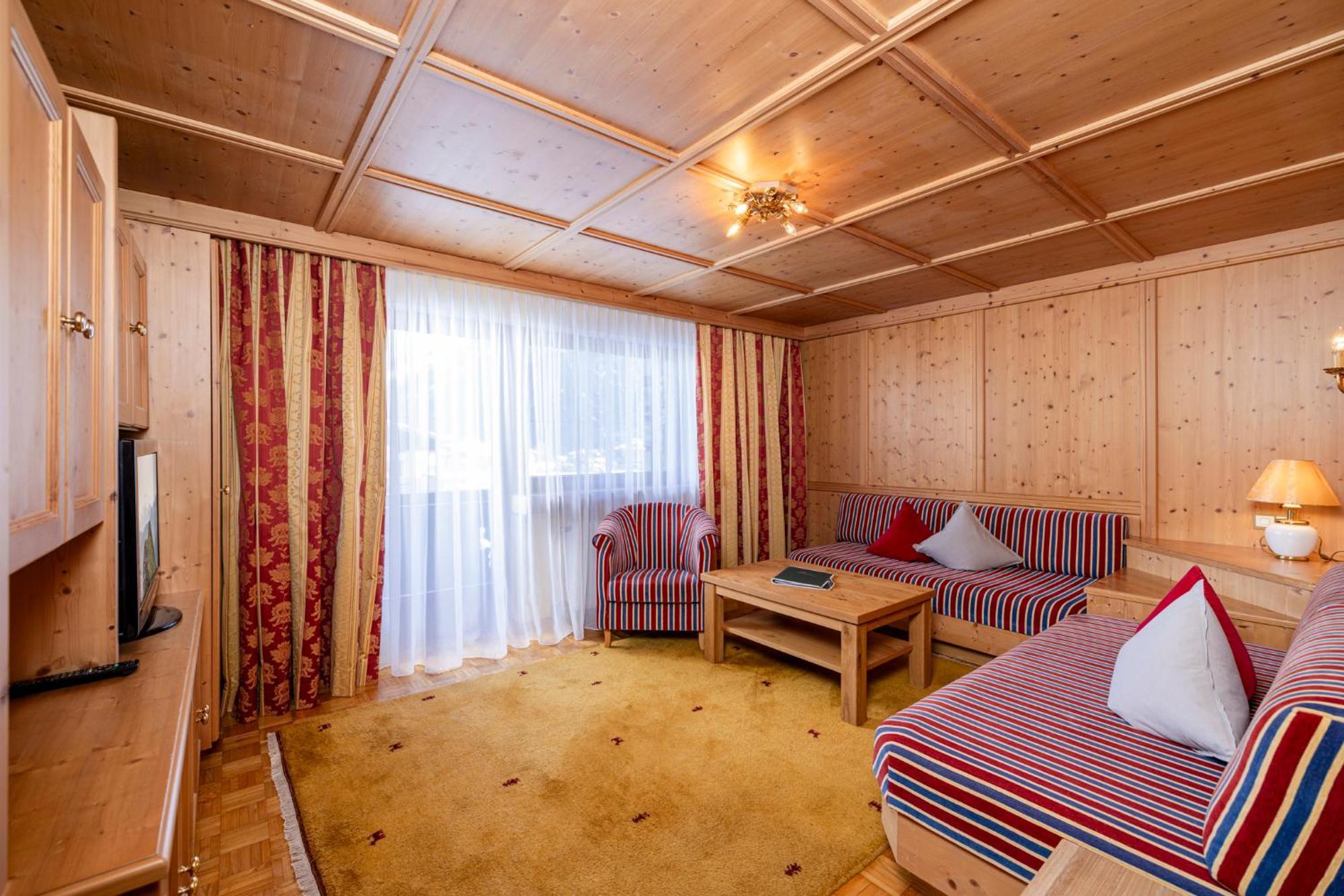 Aparthotel Landhaus St. Joseph Майерхофен Екстериор снимка