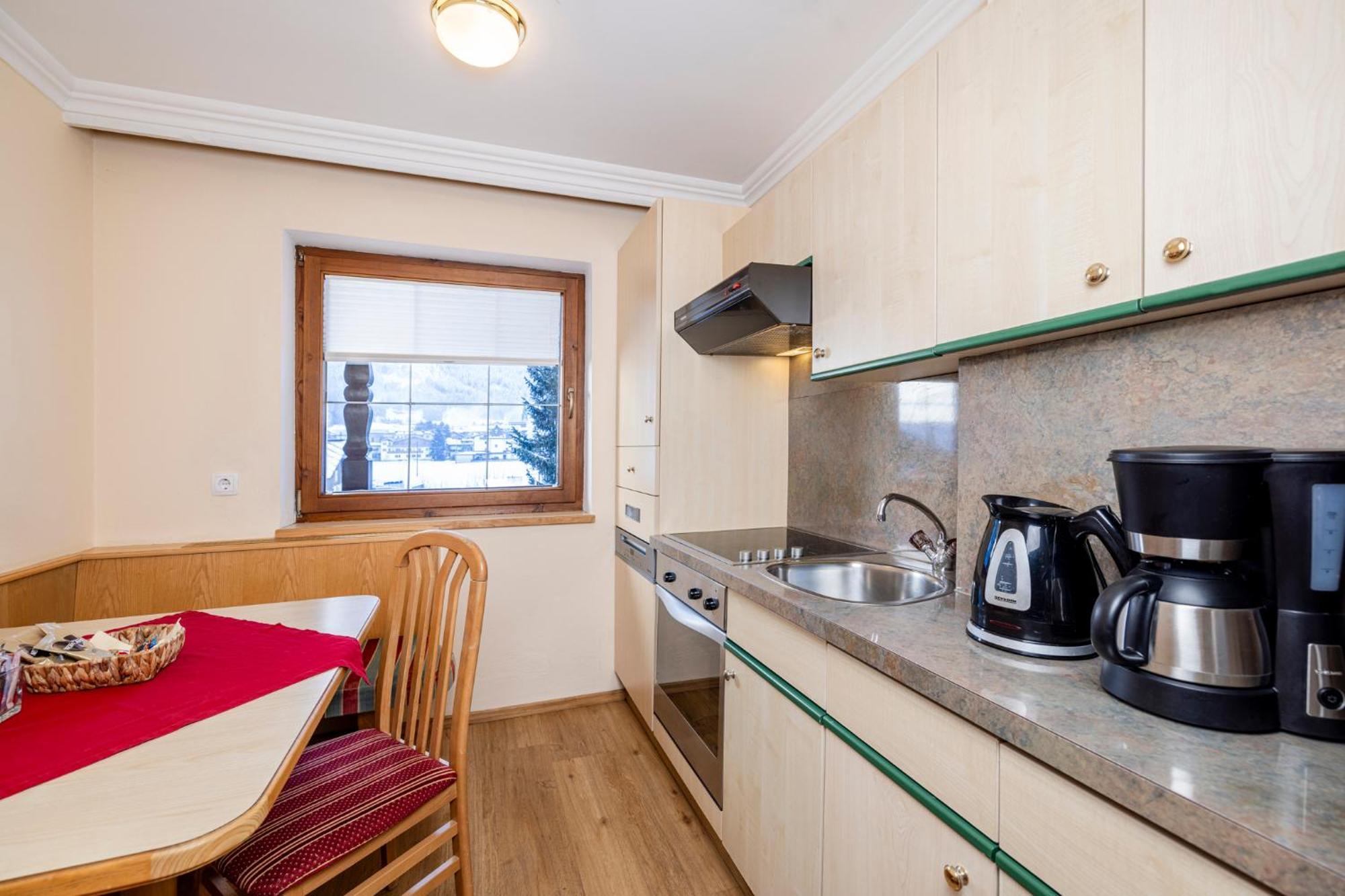 Aparthotel Landhaus St. Joseph Майерхофен Екстериор снимка