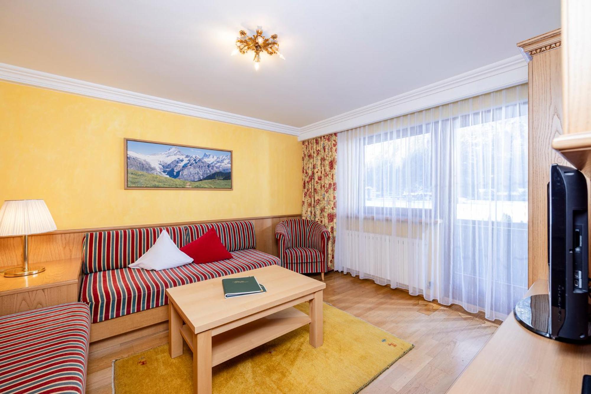 Aparthotel Landhaus St. Joseph Майерхофен Екстериор снимка