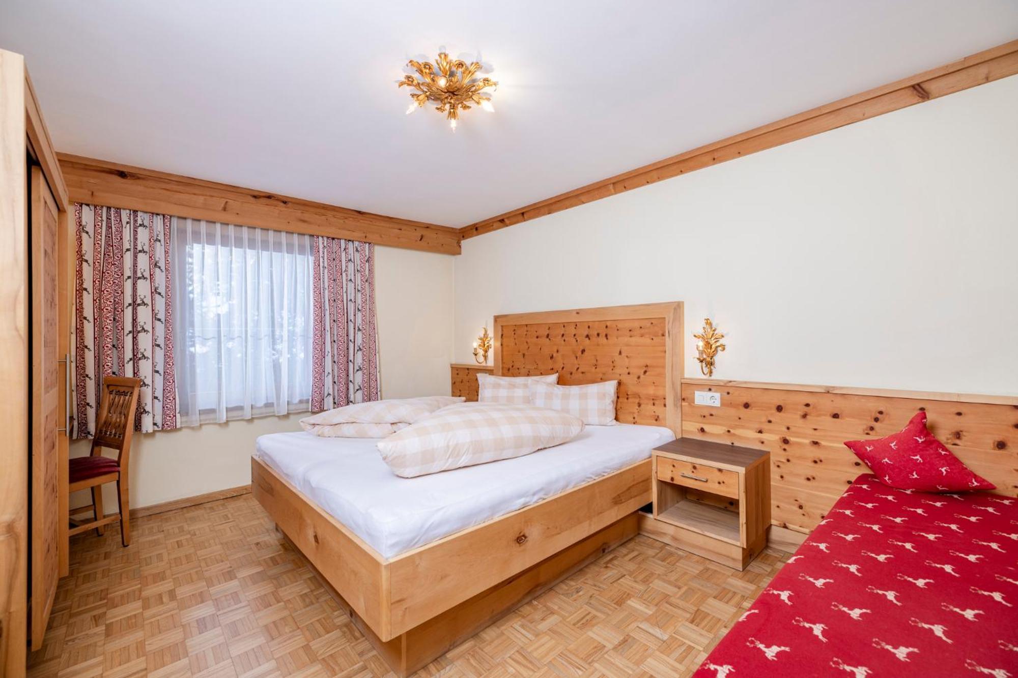 Aparthotel Landhaus St. Joseph Майерхофен Екстериор снимка