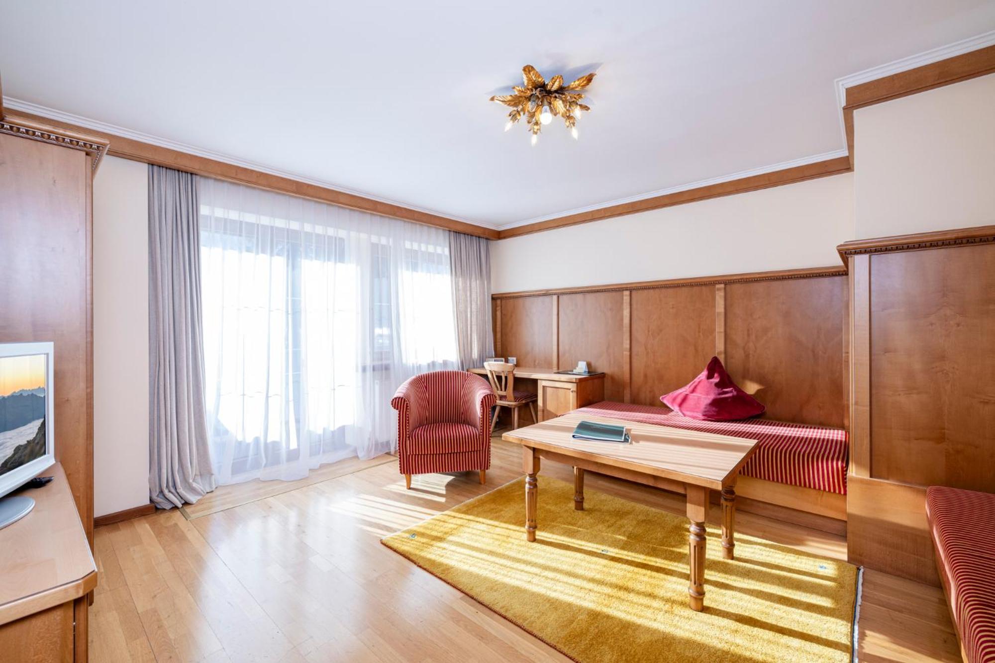 Aparthotel Landhaus St. Joseph Майерхофен Екстериор снимка