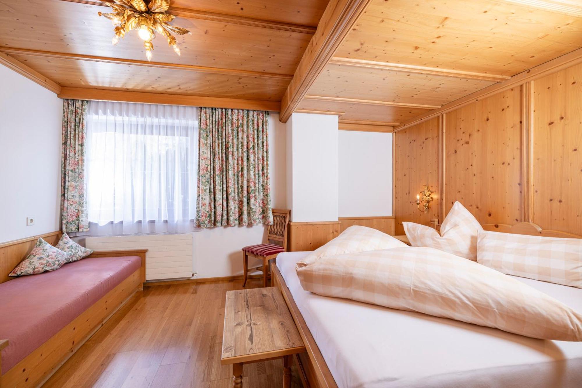 Aparthotel Landhaus St. Joseph Майерхофен Екстериор снимка