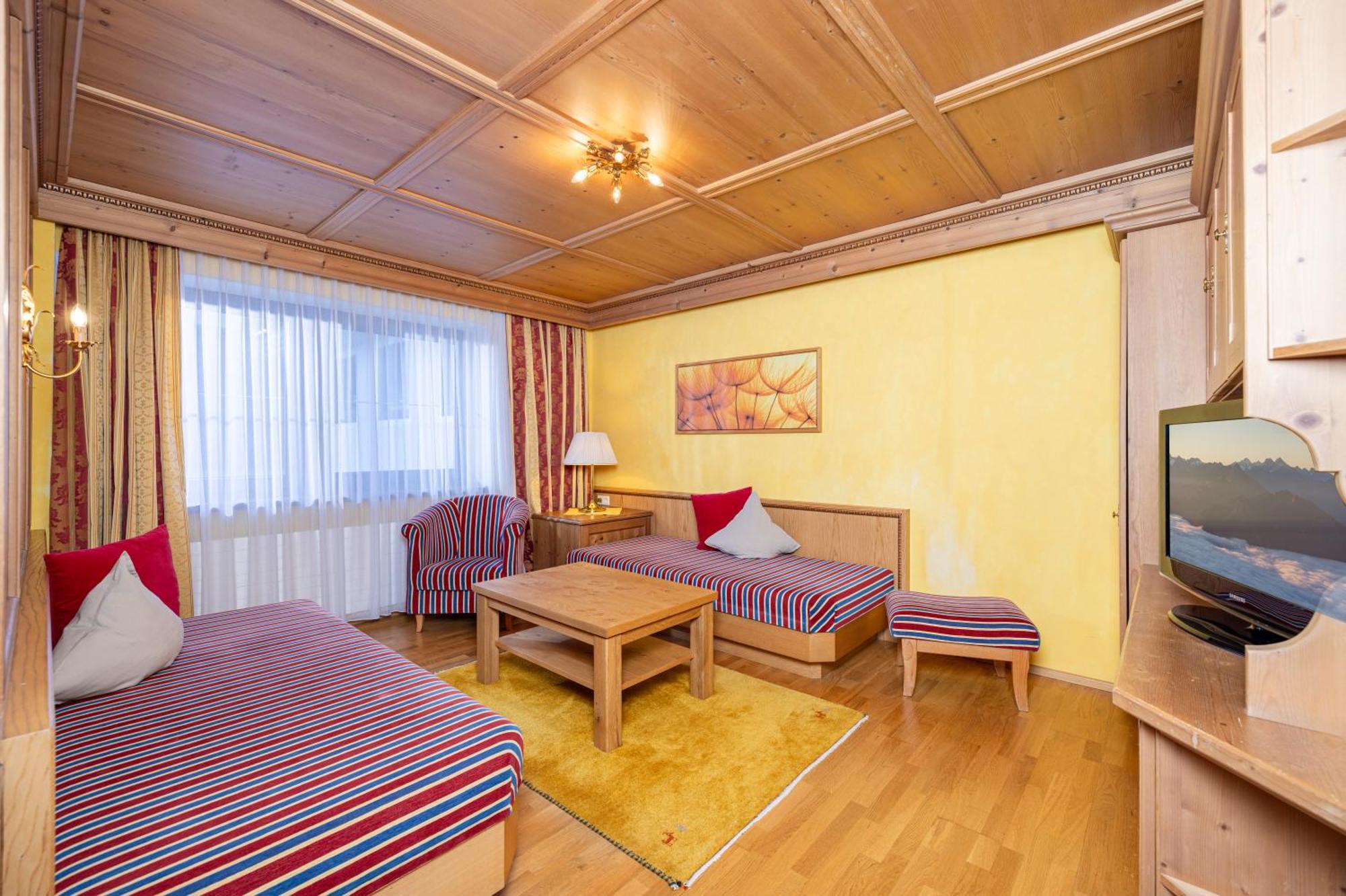 Aparthotel Landhaus St. Joseph Майерхофен Екстериор снимка