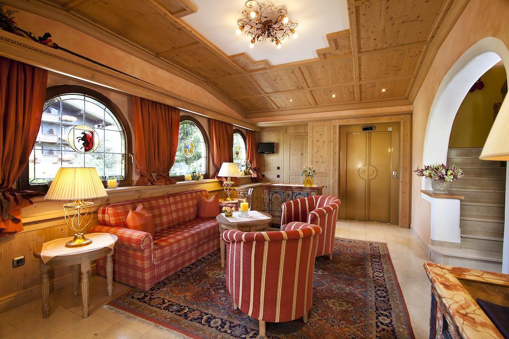Aparthotel Landhaus St. Joseph Майерхофен Екстериор снимка