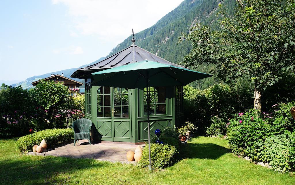 Aparthotel Landhaus St. Joseph Майерхофен Екстериор снимка